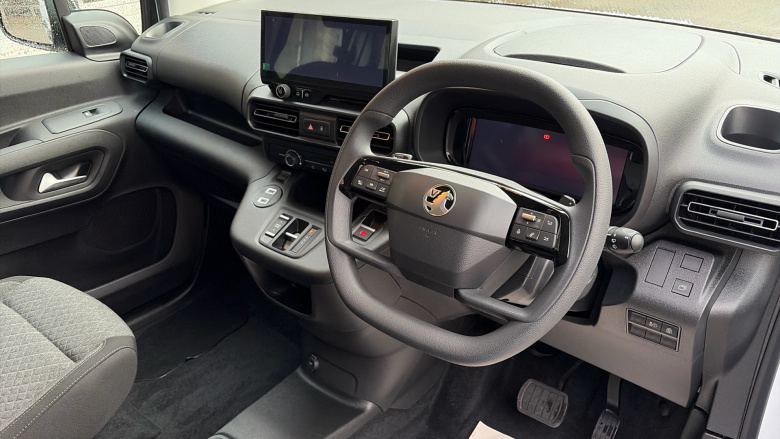 Vauxhall Combo Life 100kW Design XL 52kWh 5dr Auto [7 Seat] Electric Estate